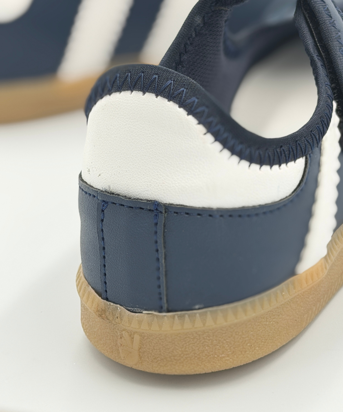 Aura Kids Azul Oscuro/Blanco