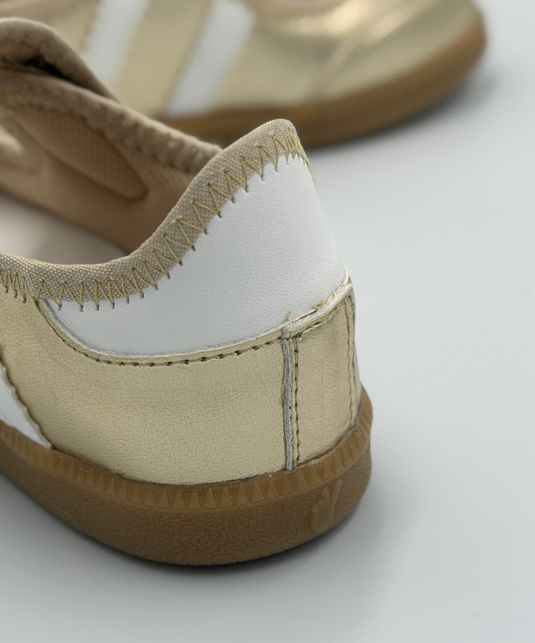 Aura Kids Dorado/Blanco