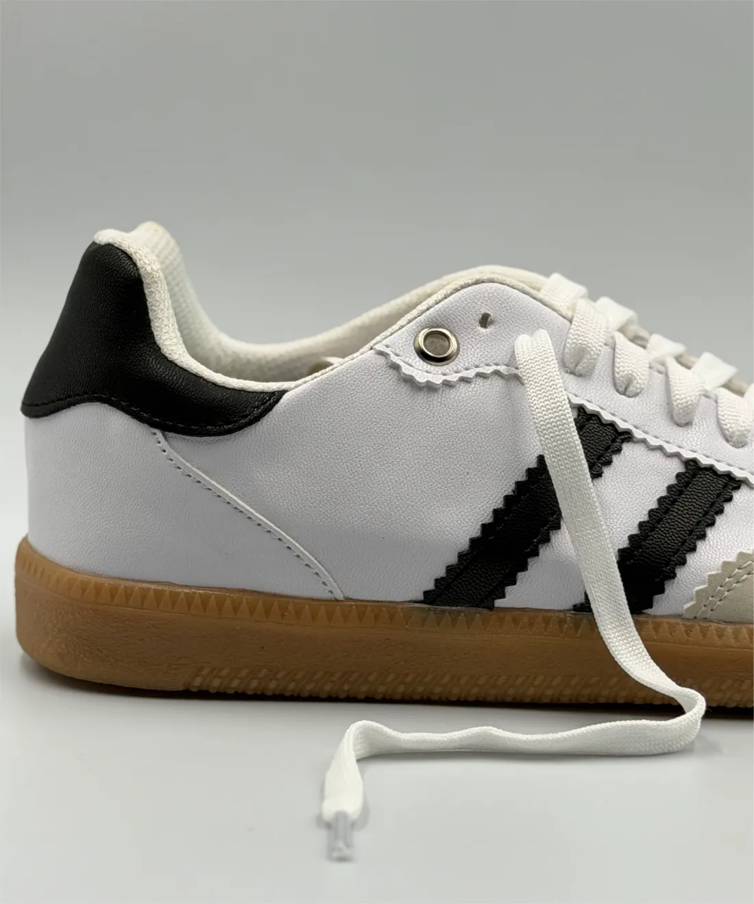 Clásico Blanco/Negro/Beige